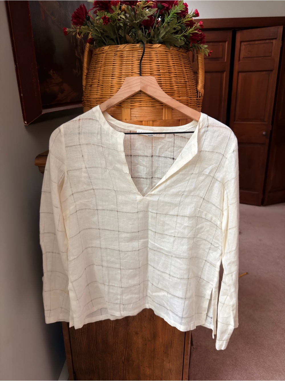 Erica Tanov Women's Cream V-Neck Lightweight Grid Tunic Top